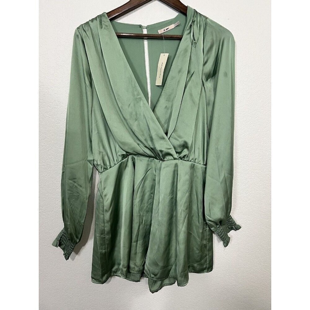 NWT Francesca’s Green Romper Pockets Mint Size Large